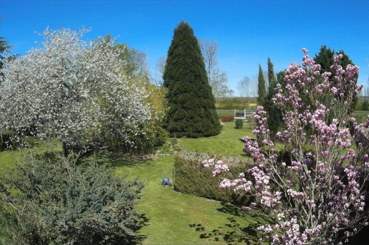 Bed and Breakfast Bulle D'Evasion Neuvy-sur-Loire Exterior foto
