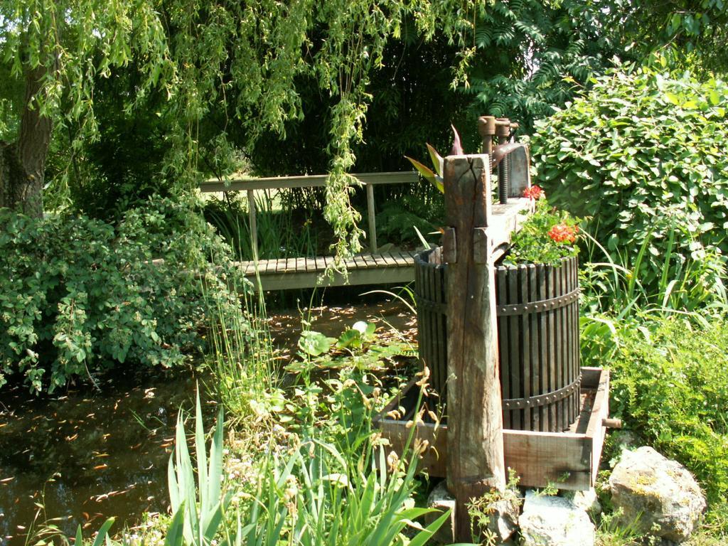 Bed and Breakfast Bulle D'Evasion Neuvy-sur-Loire Exterior foto